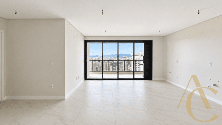 Apartamento à venda – 01 suíte e 2 demi-suítes / Academia – Kobrasol – São José/SC.