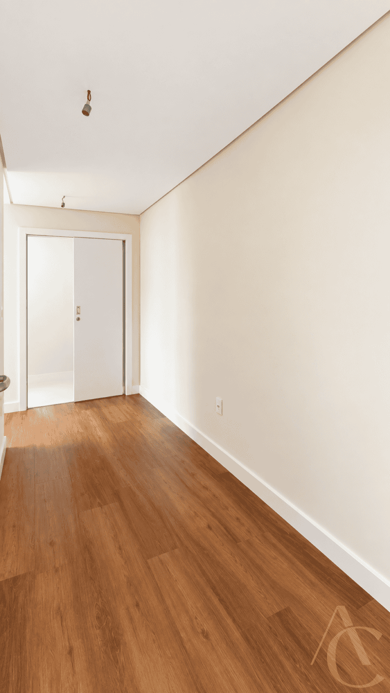 Apartamento à venda – 01 suíte e 2 demi-suítes / Academia – Kobrasol – São José/SC.