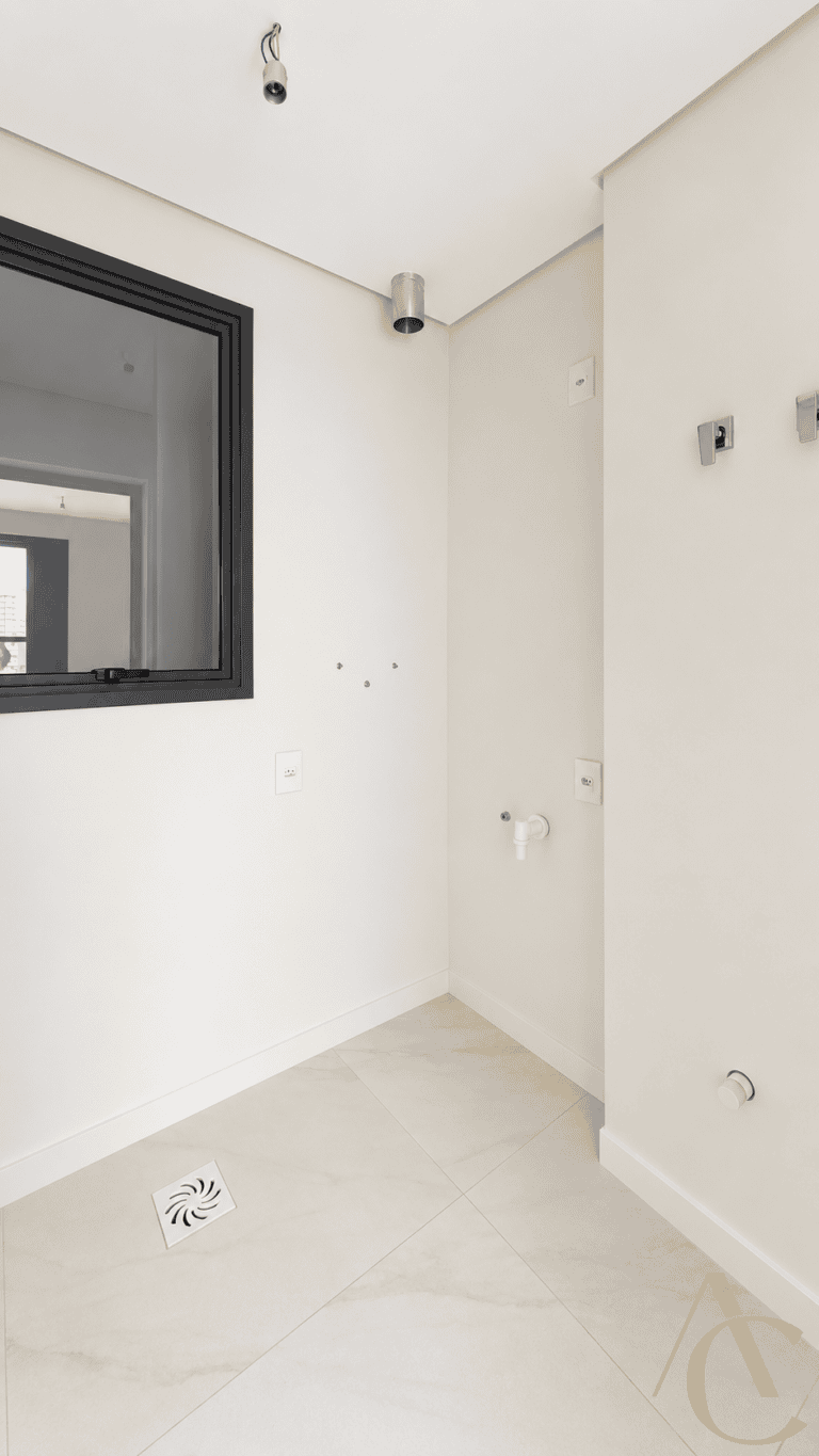 Apartamento à venda – 01 suíte e 2 demi-suítes / Academia – Kobrasol – São José/SC.