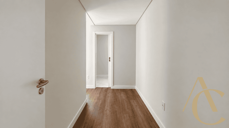 Apartamento à venda – 01 suíte e 2 demi-suítes / Brinquedoteca – Kobrasol – São José/SC.