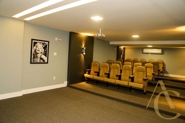 Apartamento à venda – 3 quartos sendo 1 suíte com persiana nos quartos – Barreiros, São José/SC.