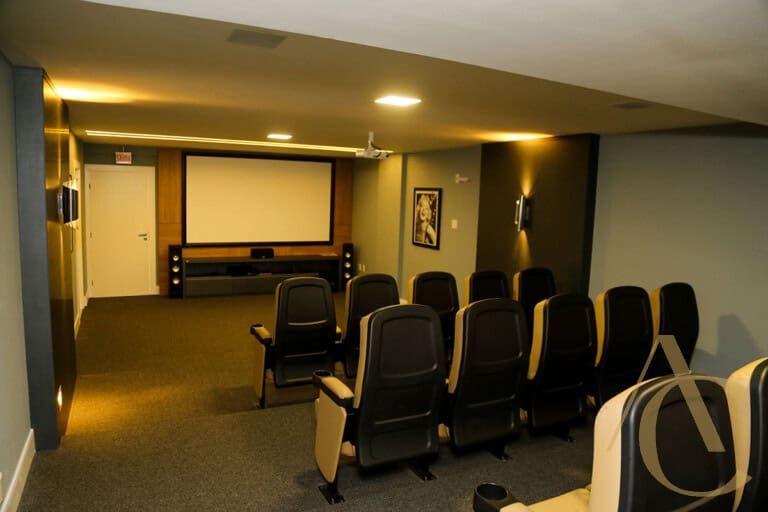 Apartamento à venda – 3 quartos sendo 1 suíte com persiana nos quartos – Barreiros, São José/SC.