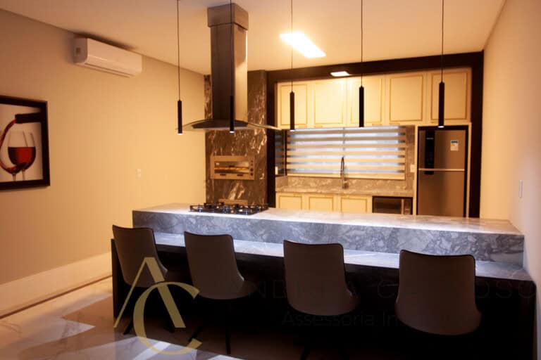 Apartamento à venda – 3 quartos sendo 1 suíte com sacada – São José/SC.