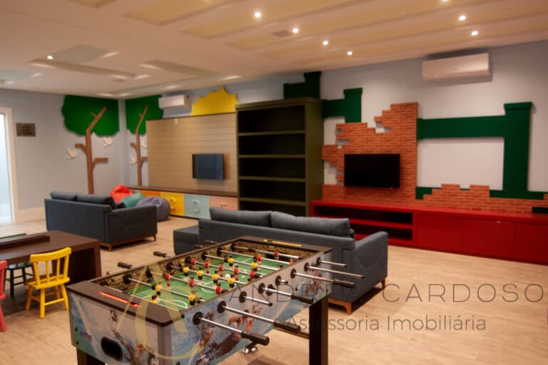 Apartamento à venda – 3 quartos sendo 1 suíte com sacada – São José/SC.