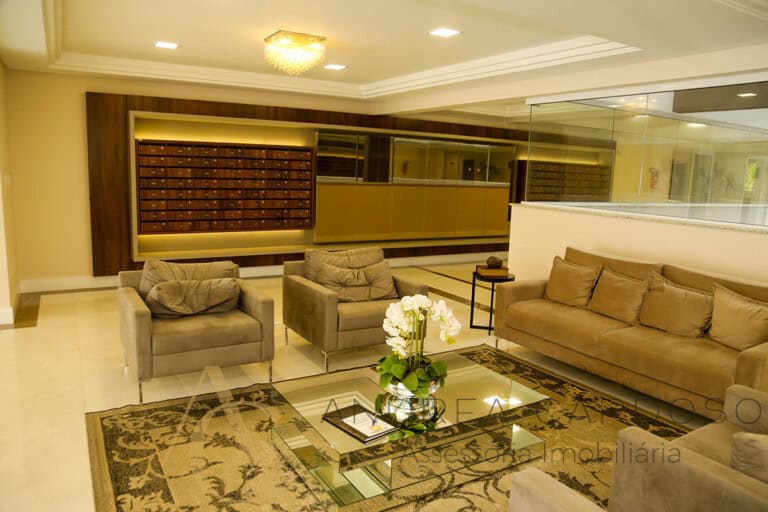 Apartamento à venda – 3 quartos sendo 1 suíte com persiana nos quartos – Barreiros, São José/SC.