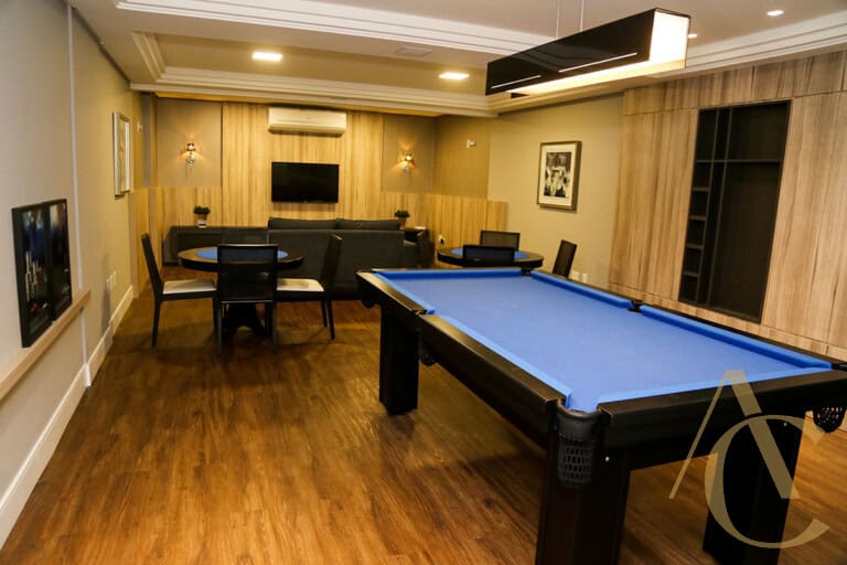 Apartamento à venda – 3 quartos sendo 1 suíte com persiana nos quartos – Barreiros, São José/SC.