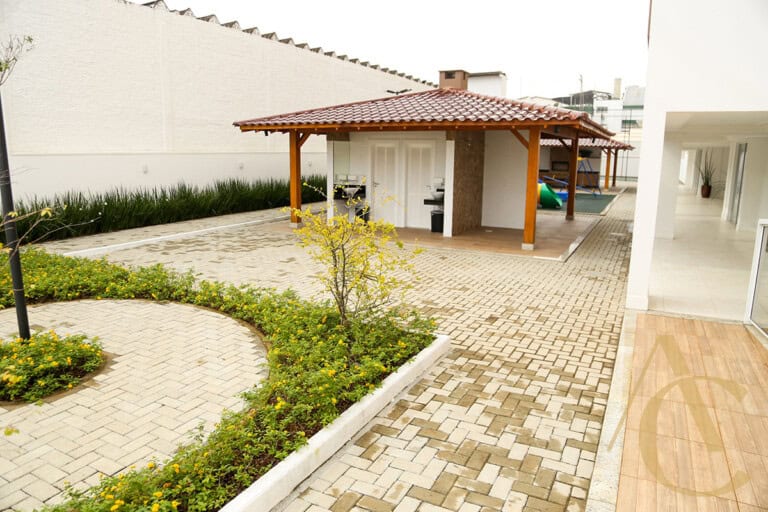 Apartamento à venda – 3 quartos sendo 1 suíte com persiana nos quartos – Barreiros, São José/SC.