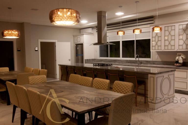 Apartamento à venda – 3 quartos sendo 1 suíte com sacada – São José/SC.