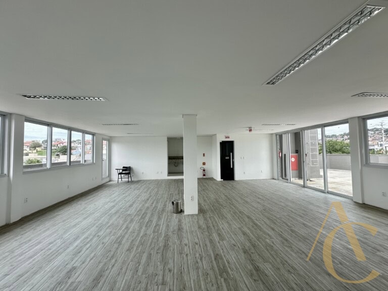 Prédio para alugar, 1.097 m² – Capoeiras – Florianópolis/SC.