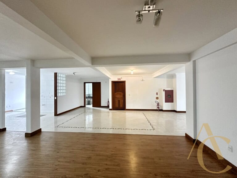 Prédio para alugar, 1.097 m² – Capoeiras – Florianópolis/SC.