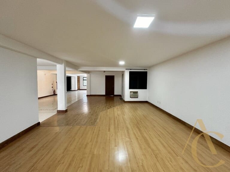 Prédio para alugar, 1.097 m² – Capoeiras – Florianópolis/SC.