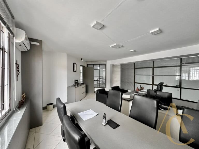 Prédio para alugar, 1.097 m² – Capoeiras – Florianópolis/SC.