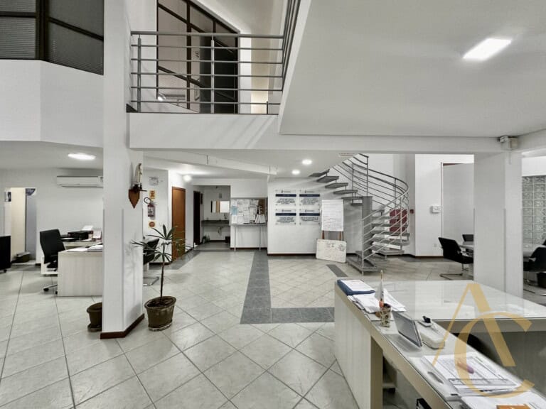 Prédio para alugar, 1.097 m² – Capoeiras – Florianópolis/SC.