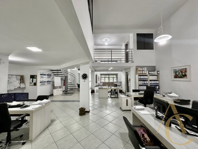 Prédio para alugar, 1.097 m² – Capoeiras – Florianópolis/SC.