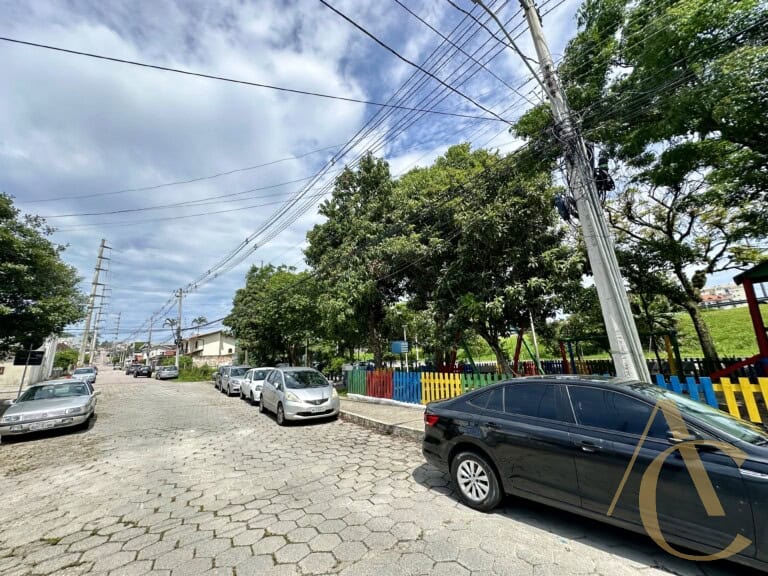 Prédio para alugar, 1.097 m² – Capoeiras – Florianópolis/SC.