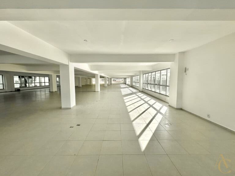 Sala para alugar – Trindade – Florianópolis/SC.