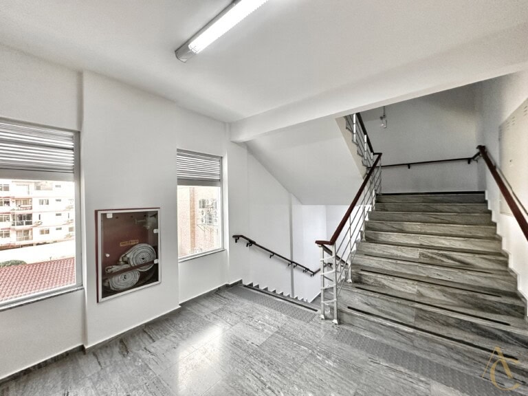 Sala para alugar – Trindade – Florianópolis/SC.