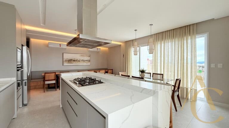 Apartamento à venda – 3 suítes com lavabo – Estreito – Florianópolis/SC