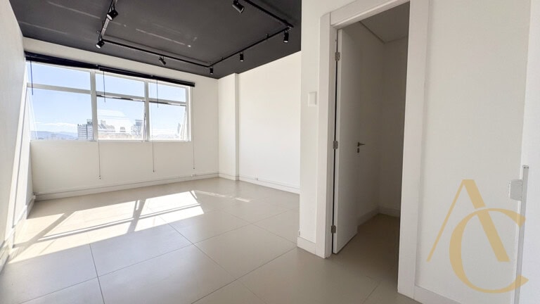 Sala para alugar com 24,36m² – Estreito, Florianópolis,SC.