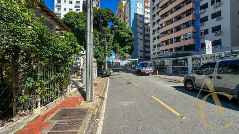 Casa comercial para alugar – Centro – Florianópolis/SC.