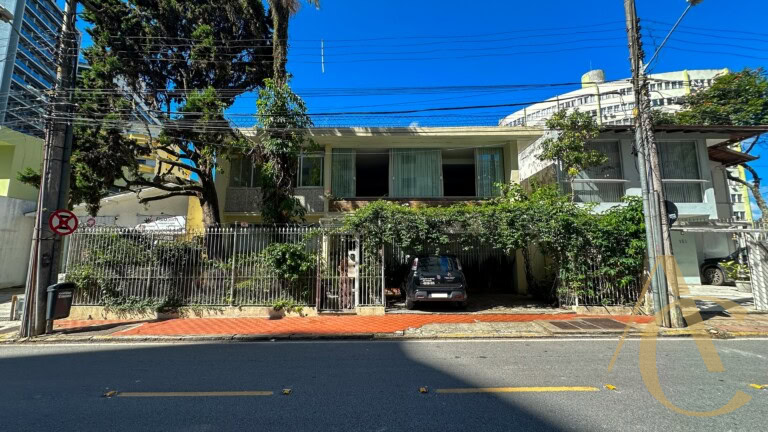 Casa comercial para alugar – Centro – Florianópolis/SC.