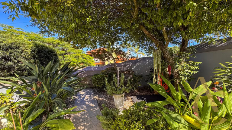 Casa residencial alto padrão para locação – Itaguaçu – Florianópolis/SC.