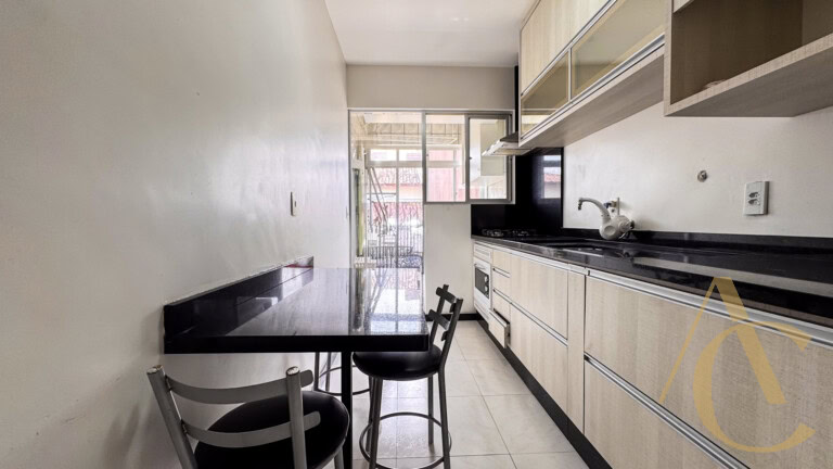 Apartamento para alugar – 2 quartos – Carianos – Florianópolis/SC.