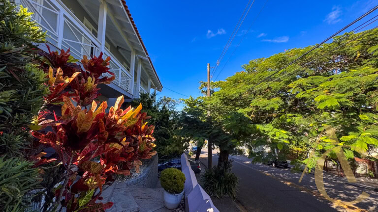 Casa residencial alto padrão para locação – Itaguaçu – Florianópolis/SC.