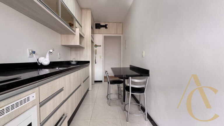 Apartamento para alugar – 2 quartos – Carianos – Florianópolis/SC.