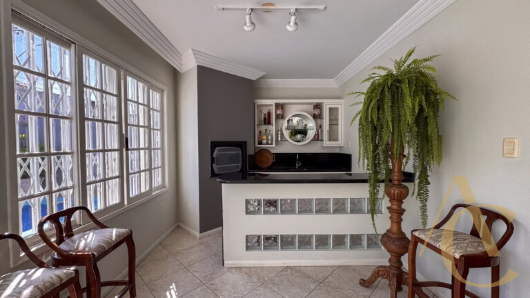 Casa residencial alto padrão para locação – Itaguaçu – Florianópolis/SC.