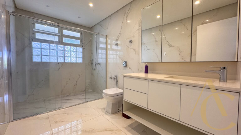 Casa residencial alto padrão para locação – Itaguaçu – Florianópolis/SC.