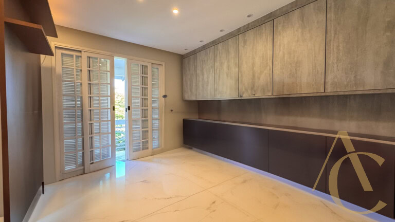 Casa residencial alto padrão para locação – Itaguaçu – Florianópolis/SC.