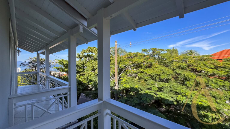 Casa residencial alto padrão para locação – Itaguaçu – Florianópolis/SC.