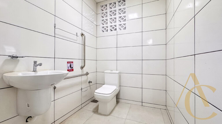 Loja para locação – Kobrasol – São José/SC.