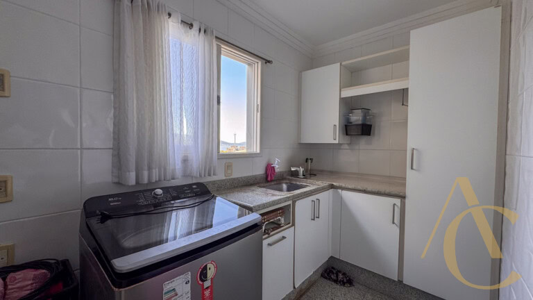 Casa residencial alto padrão para locação – Itaguaçu – Florianópolis/SC.