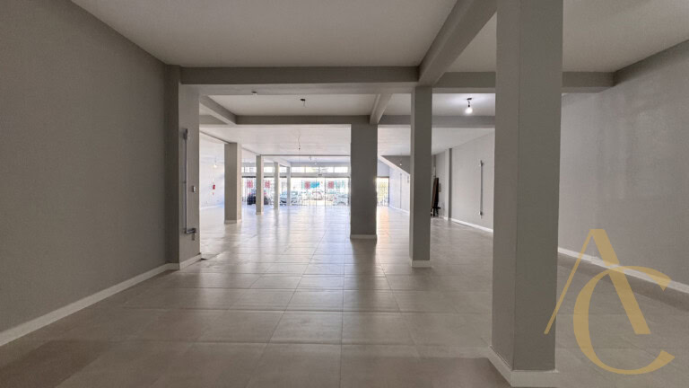 Loja para locação – Kobrasol – São José/SC.