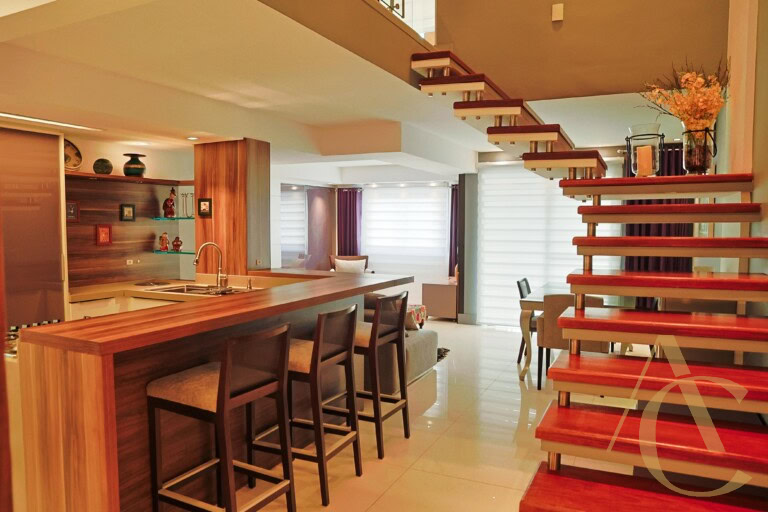 Apartamento/duplex à venda –  2 suítes – Centro – Florianópolis/SC.