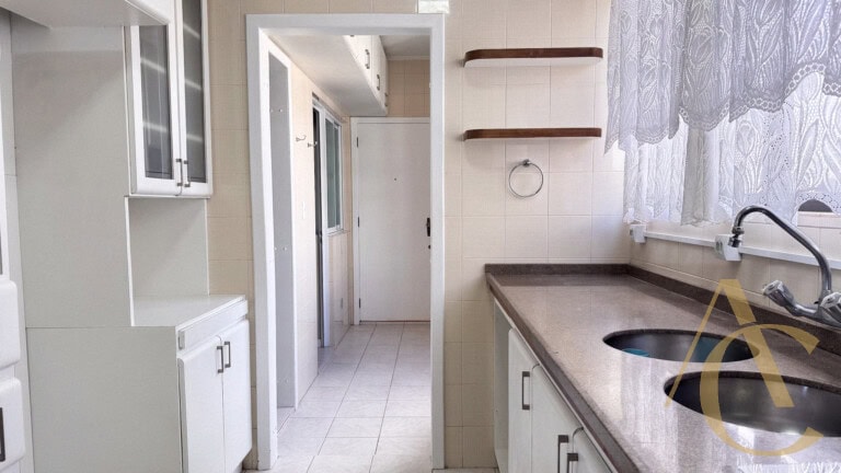 Apartamento à venda – 2 quartos sendo 1 suíte – Centro – Florianópolis/SC.