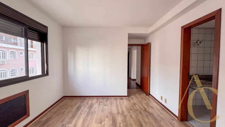 Apartamento à venda – 4 quartos sendo 1 suíte – Centro – Florianópolis,SC.