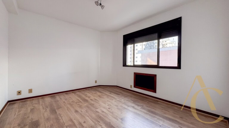 Apartamento à venda – 4 quartos sendo 1 suíte – Centro – Florianópolis,SC.