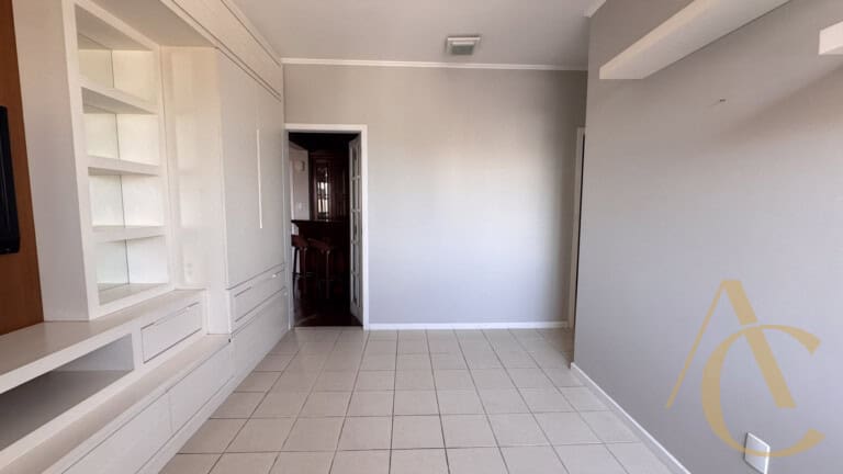 Apartamento à venda – 2 quartos sendo 1 suíte – Centro – Florianópolis/SC.