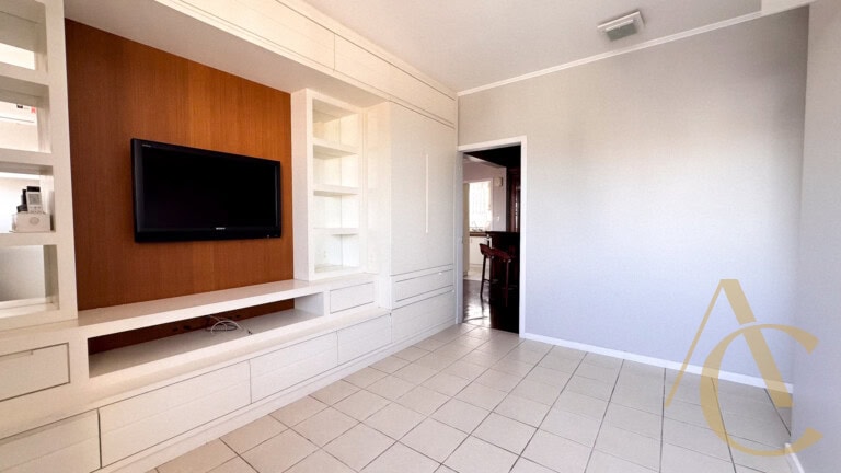 Apartamento à venda – 2 quartos sendo 1 suíte – Centro – Florianópolis/SC.