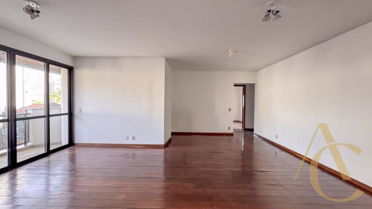 Apartamento à venda – 4 quartos sendo 1 suíte – Centro – Florianópolis,SC.