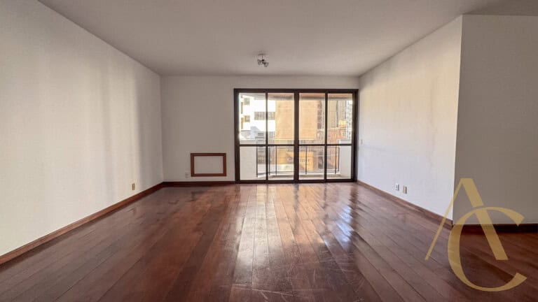 Apartamento à venda – 4 quartos sendo 1 suíte – Centro – Florianópolis,SC.