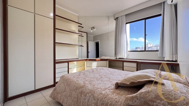 Apartamento à venda – 2 quartos sendo 1 suíte – Centro – Florianópolis/SC.