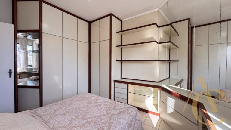 Apartamento à venda – 2 quartos sendo 1 suíte – Centro – Florianópolis/SC.