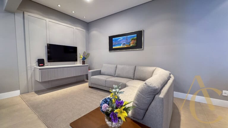 Apartamento à venda – 4 quartos sendo 1 suíte – Centro – Florianópolis,SC.