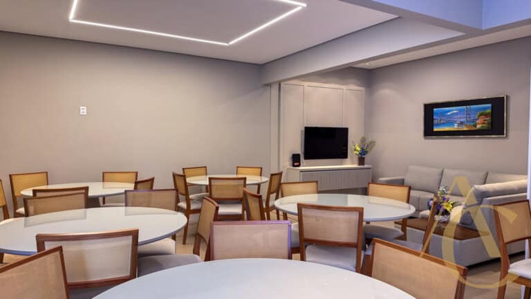 Apartamento à venda – 4 quartos sendo 1 suíte – Centro – Florianópolis,SC.