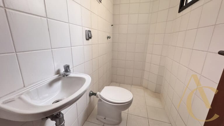 Apartamento à venda – 4 quartos sendo 1 suíte – Centro – Florianópolis,SC.