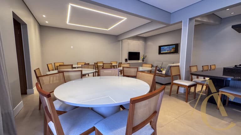 Apartamento à venda – 4 quartos sendo 1 suíte – Centro – Florianópolis,SC.